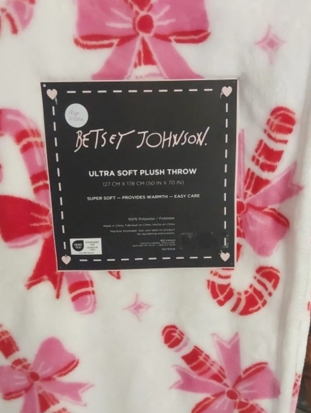 Betsey Johnson Candy Cane/Bow Print Ultrasoft plush throw 50×70in.